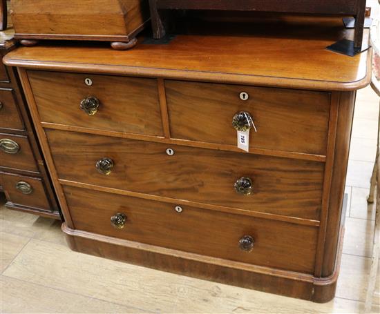 A Victorian mahogany chest of drawers W.102cm